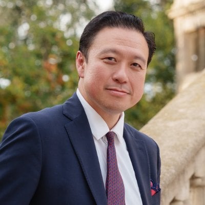 Dr. Stephen V Liu