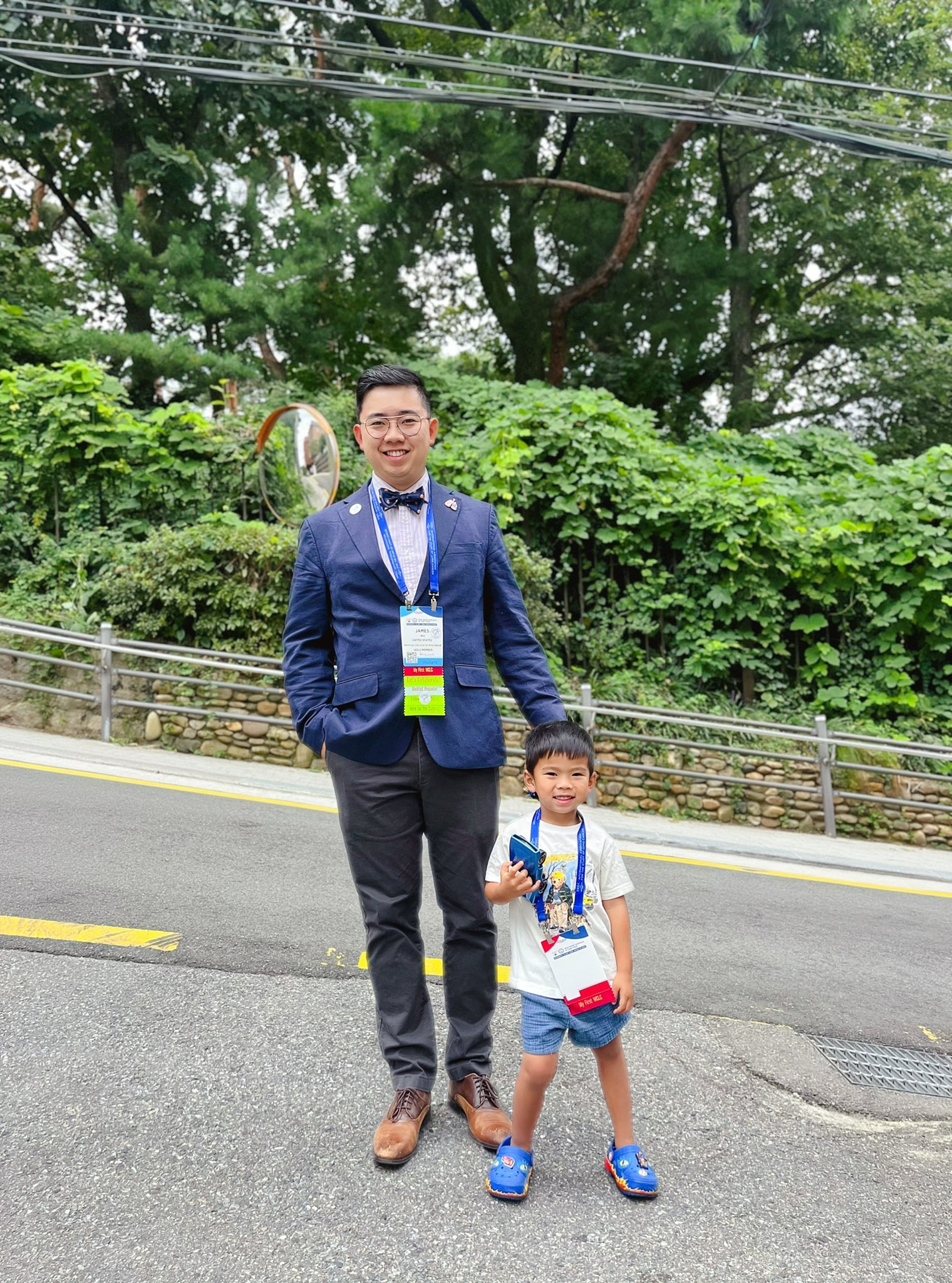 Wife and son sending me off for Day 1 of @IASLC #WCLC26 🫁 Let’s see everyone’s day 1 fit c