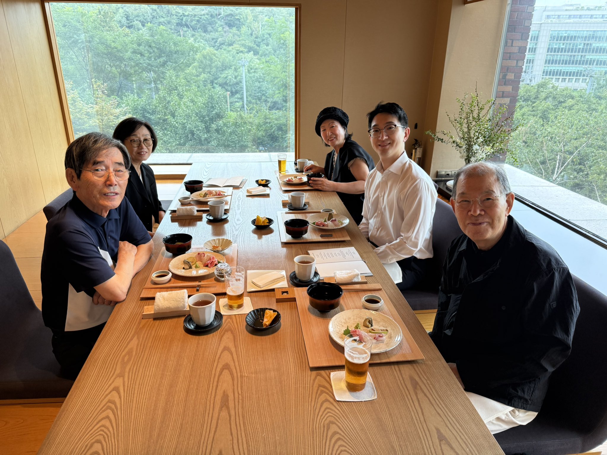 Feeling fortunate that #WCLC26 is in Korea this year! First meal with my parents and in-la