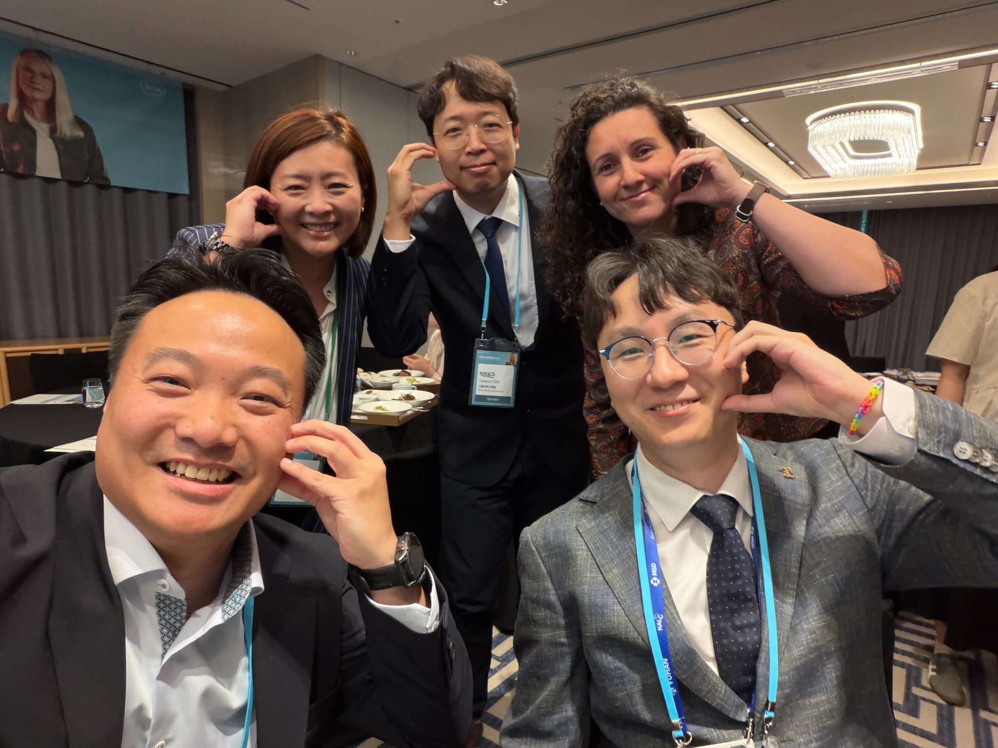 A couple of #happy #Wefies 📸 at @IASLC #WCLC26 🇰🇷. Looking forward to the formal start of