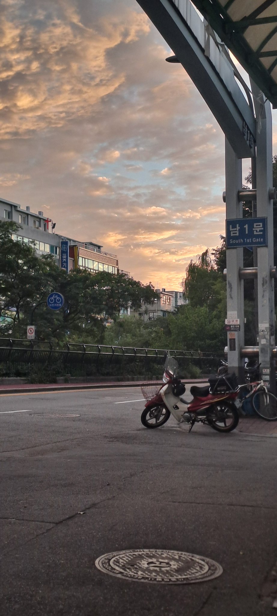 First days in Seoul, what an amazing city !
🌟 Ready for @IASLC #WCLC26 ! https://t.co/nW