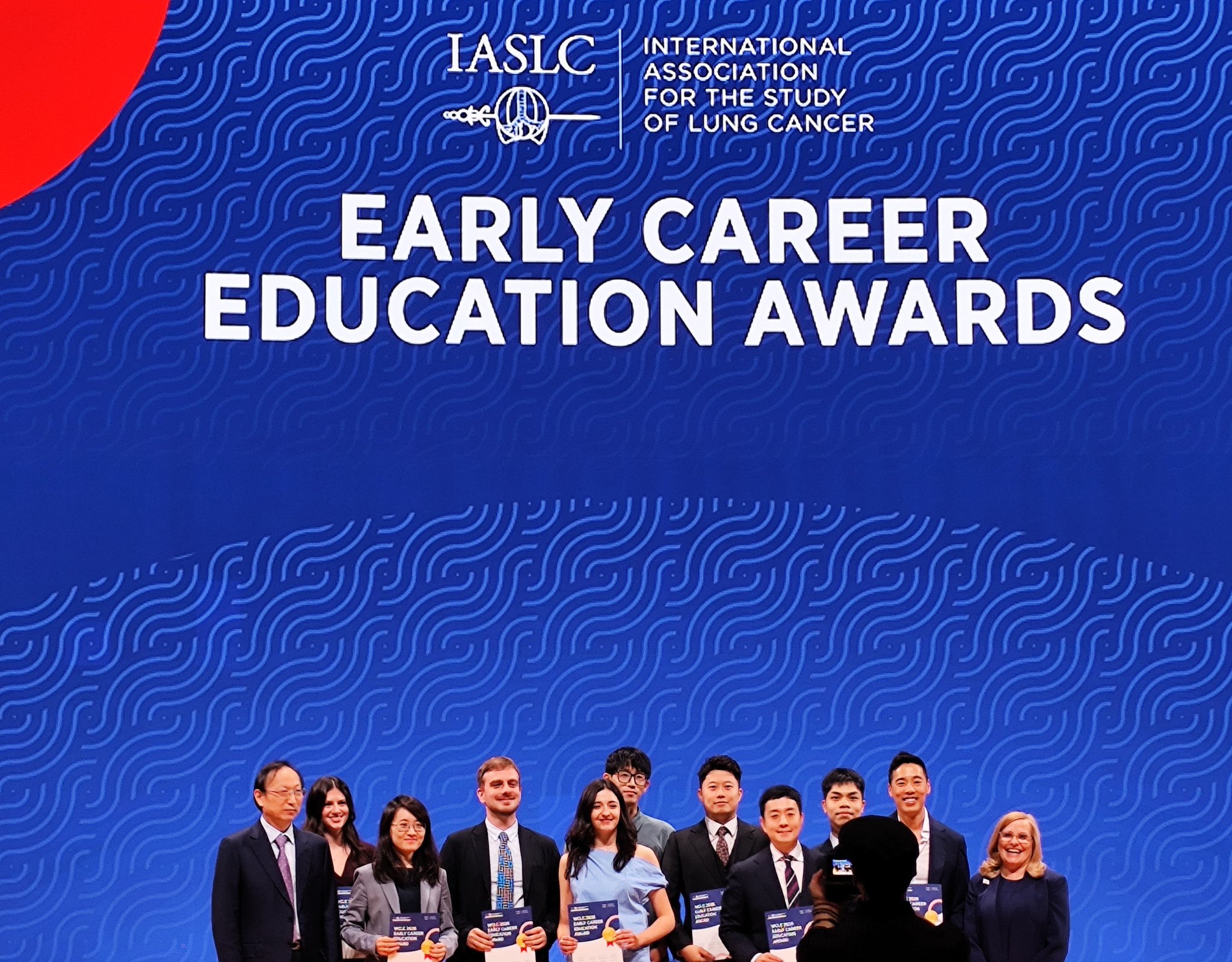 Huge congratulations to Ángeles Gil (@angelesgilg) on receiving the @IASLC Early Career Aw