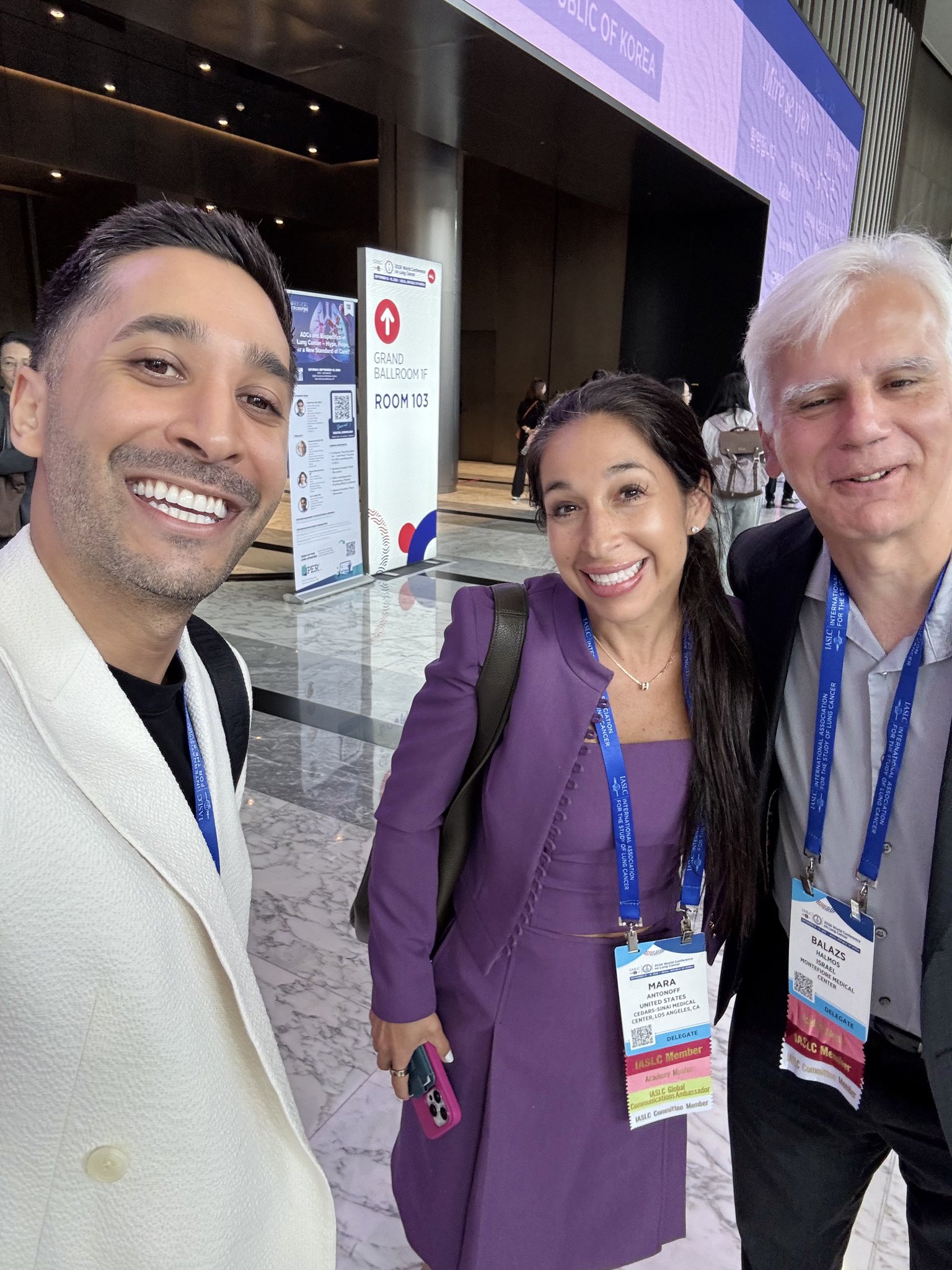 Look who I found on day 1 of #WCLC26
@IASLC @maraantonoff @BalazsHalmosMD https://t.co/c