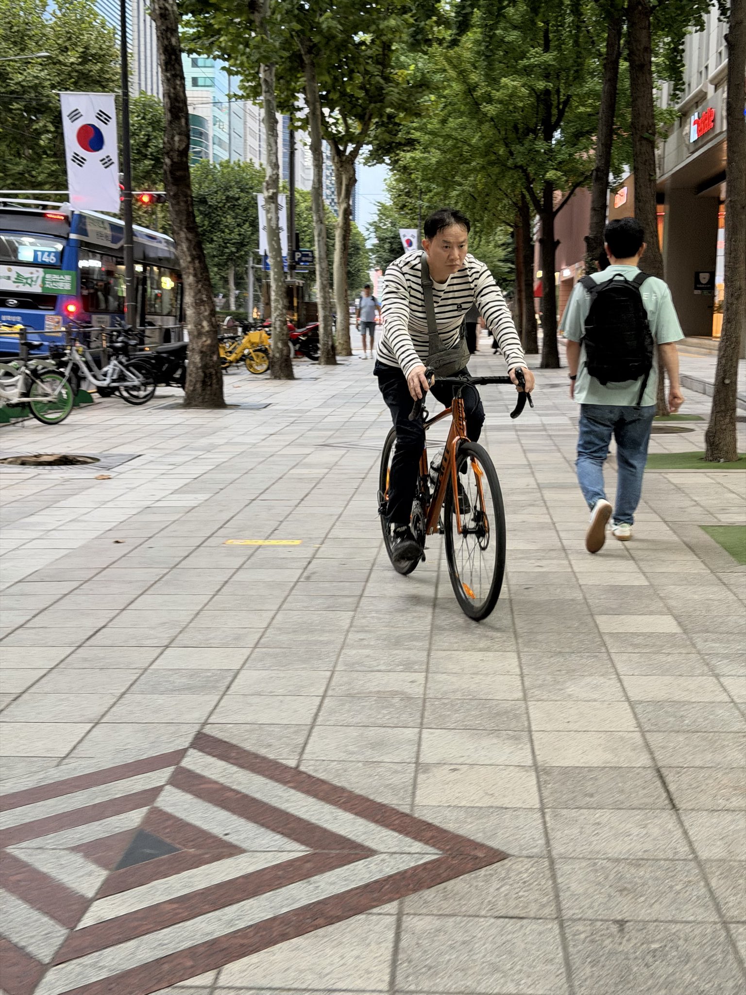 Random walk in Seoul
@iaslc #WCLC26 @oncoalert @oncodaily @larvol @tribeMDUS @sylvesterc