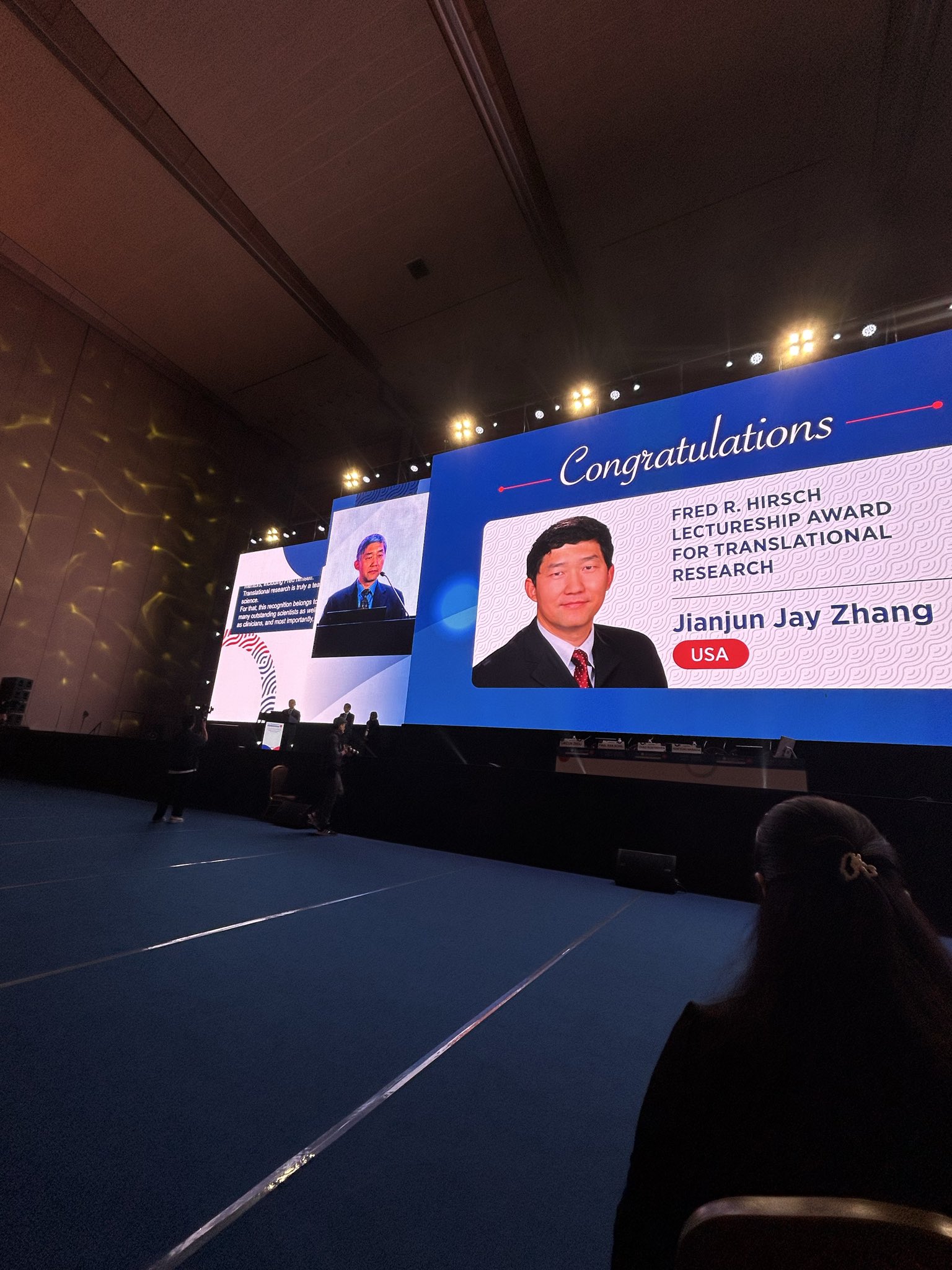 Congratulations Dr. Jianjun Jay Zhang @UTMDAnderson for receiving the @IASLC @fred_hirsch