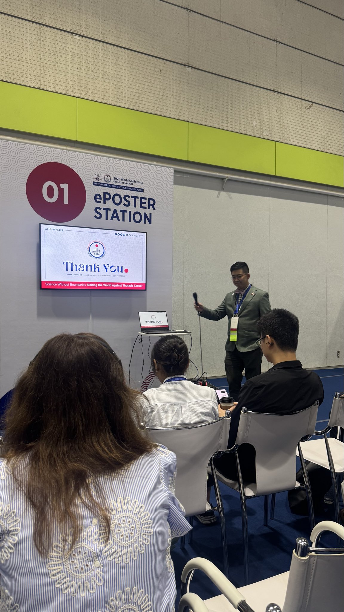 Enjoying the e-poster sessions at #WCLC2026, with the presentation by @JamesFanWu on the e