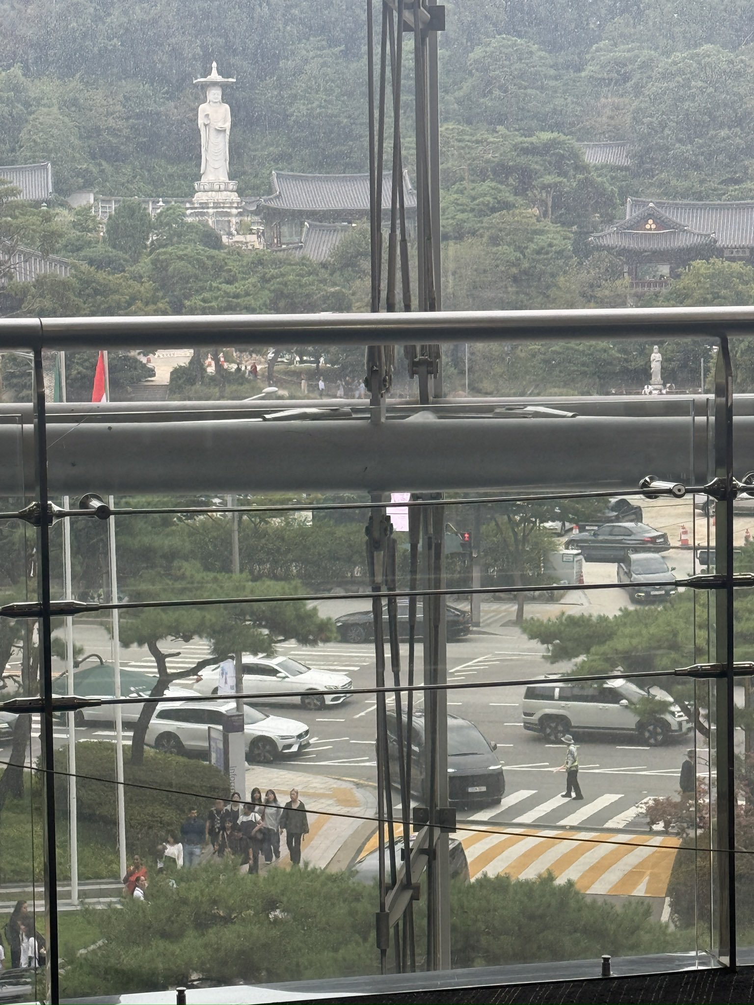#WCLC26 Views outside the auditorium @coexseoul https://t.co/V0u3ouIPbf
