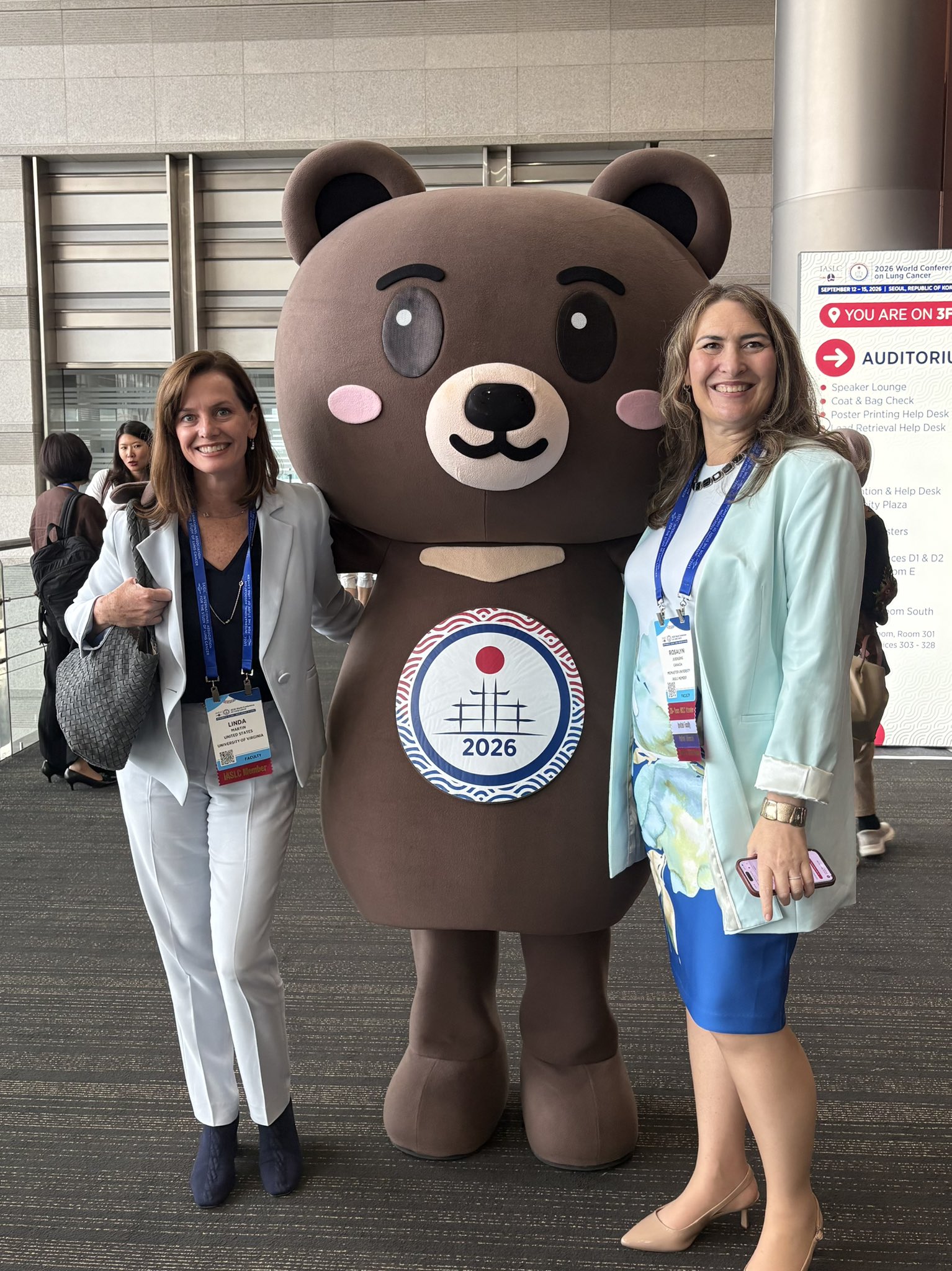 @IASLC #WCLC2026
We found the … creature? Mascot? With Rosalyn Juergens https://t.co/L3s