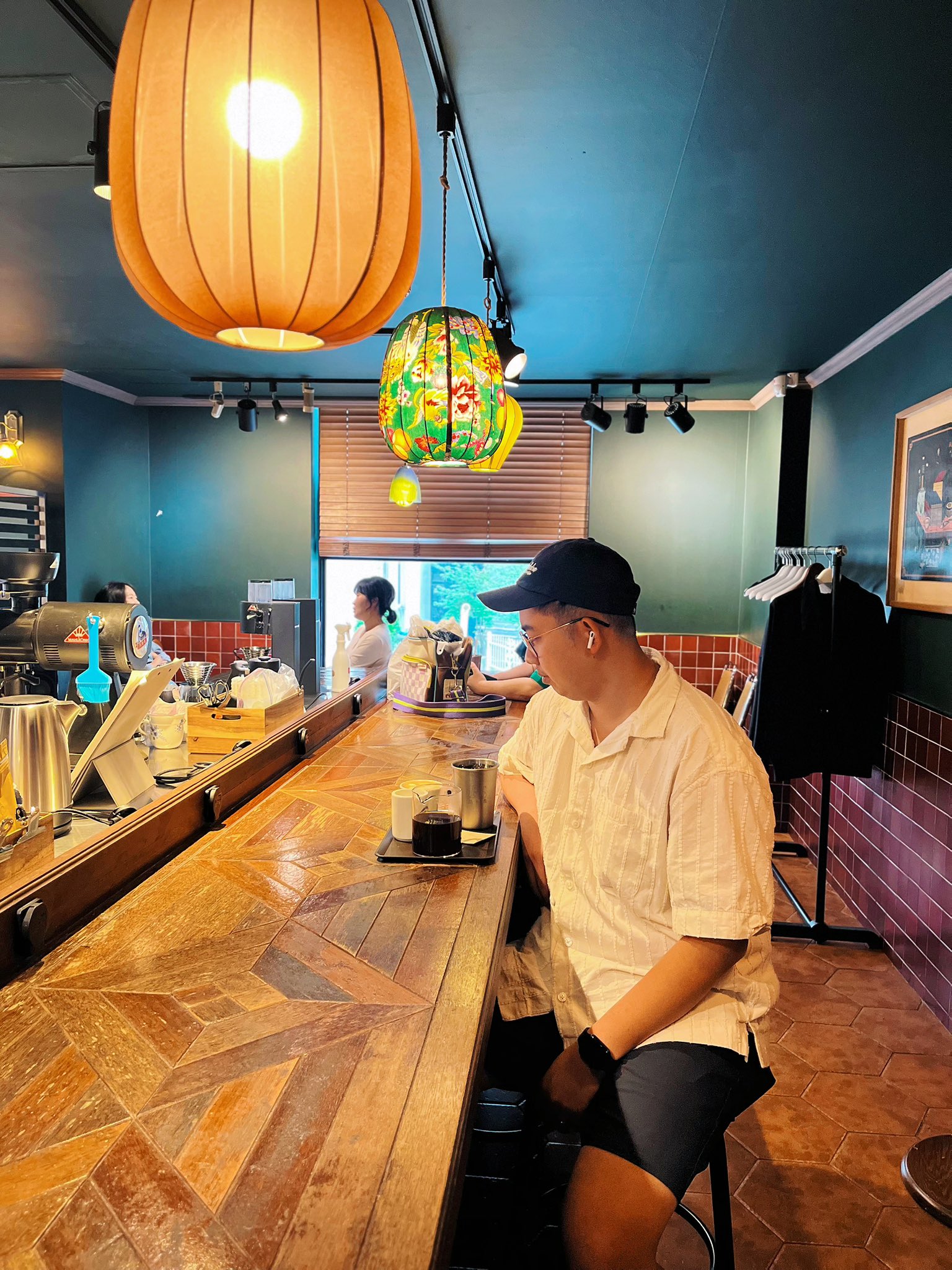 Early morning Seoul independent coffee shops Cert Coffee and Fritz Coffee Company before d