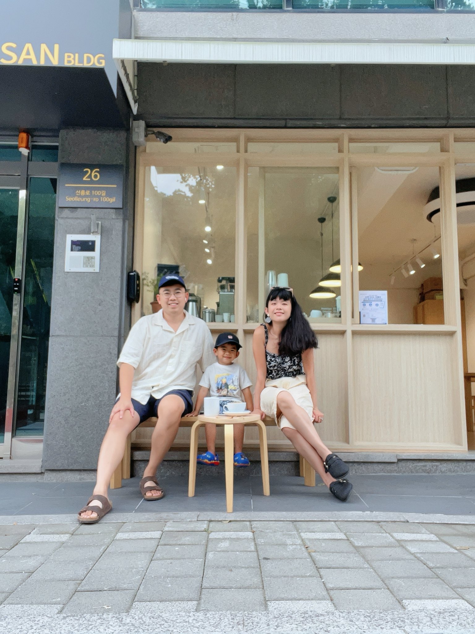 Early morning Seoul independent coffee shops Cert Coffee and Fritz Coffee Company before d