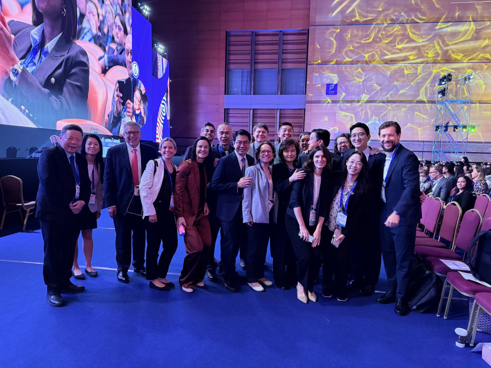 All ready for the #WCLC26 Presidential Plenary! https://t.co/MzIkfFvSUq