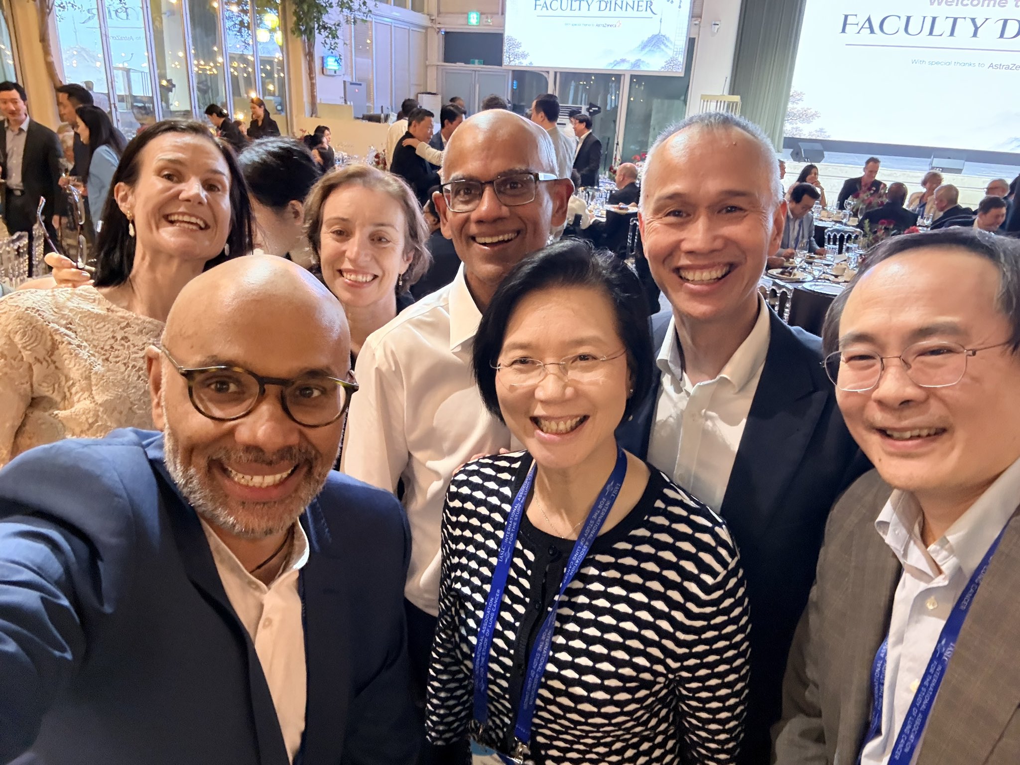 Lovely night at the @IASLC #WCLC26 faculty dinner catching up with friends and colleagues!