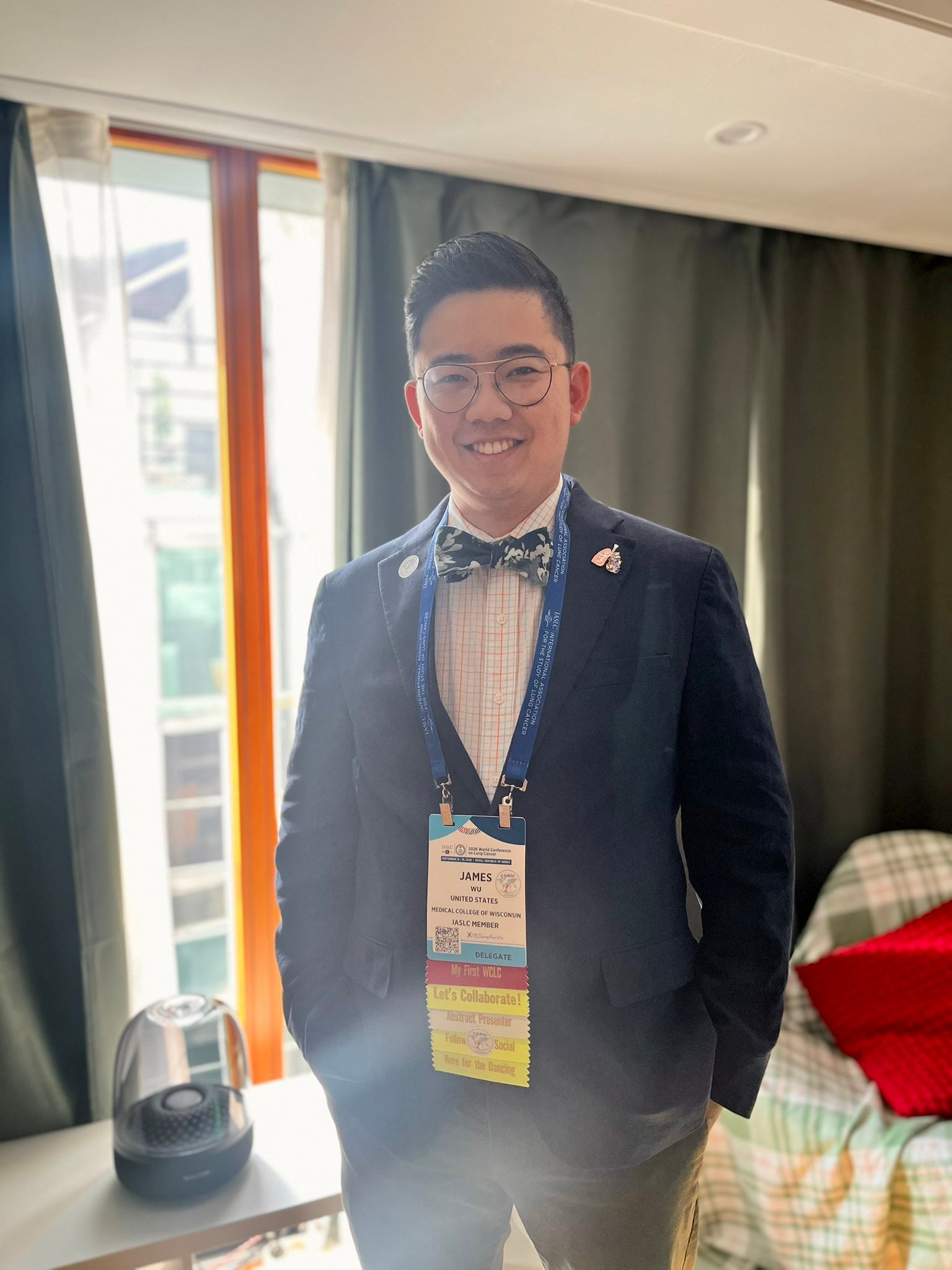 Ready for day 3 of @IASLC #WCLC26
New dress shirt, new bow tie.
Same @Florez_Lab #HearH