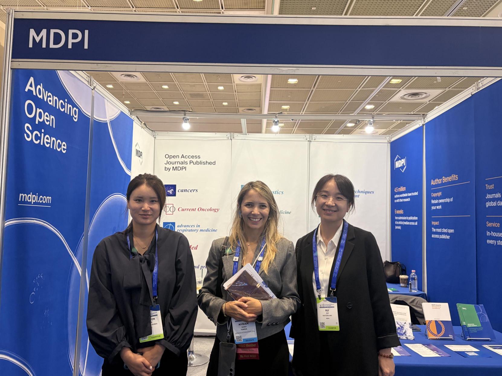 📸 Great catching up with so many esteemed researchers and experts in the lung cancer commu