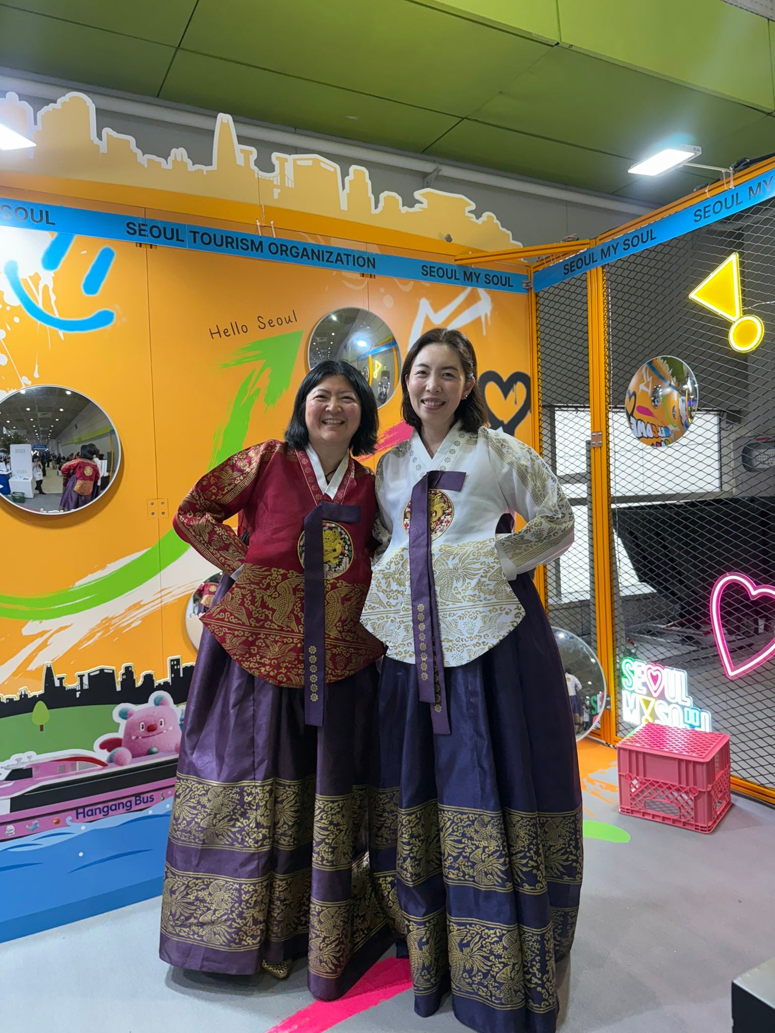 📸 Go get your hanbok photoshoot w 🫁besties @IASLC #WCLC26 @DKarikios
Back of poster hall