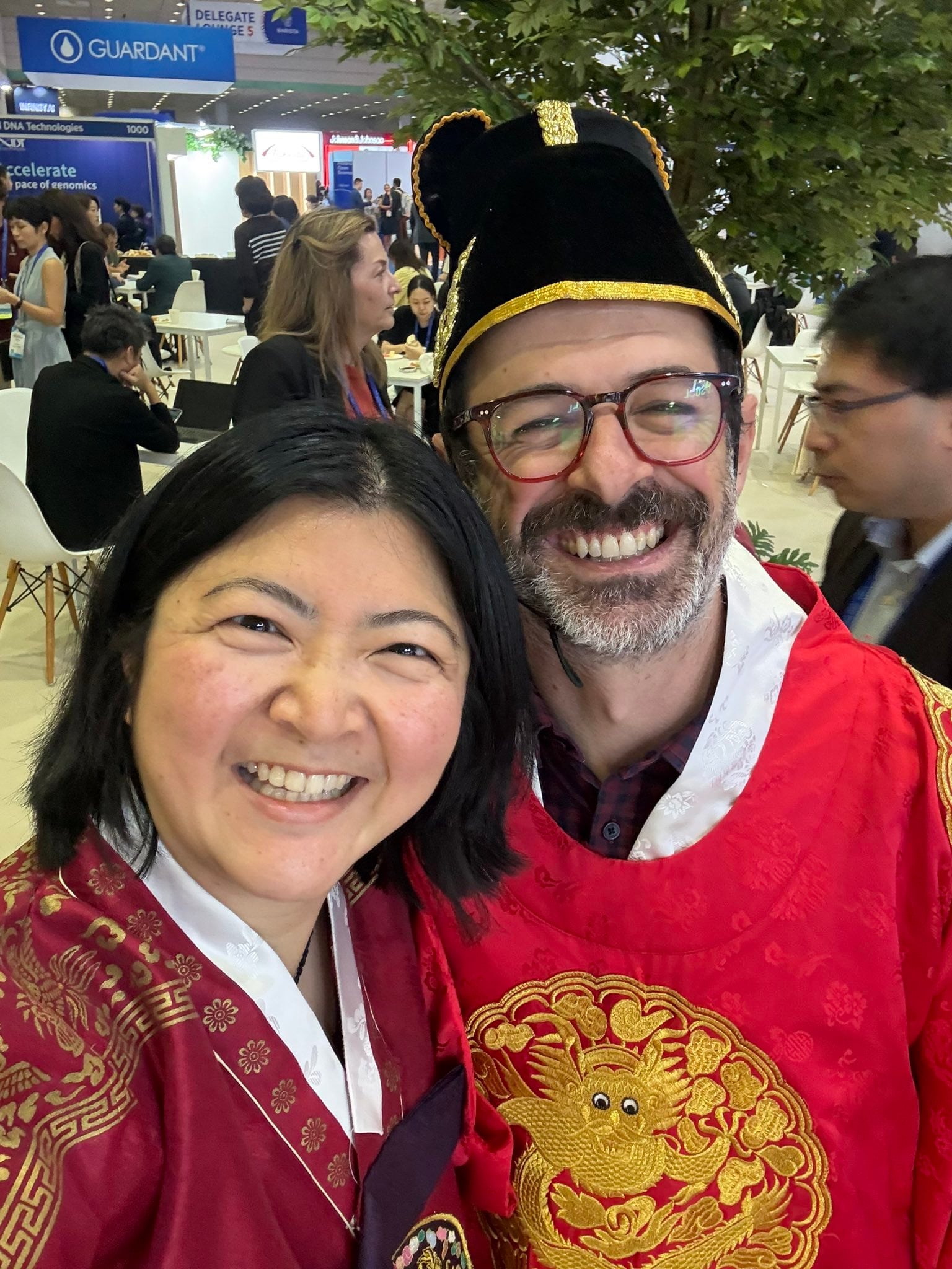 📸 Go get your hanbok photoshoot w 🫁besties @IASLC #WCLC26 @DKarikios
Back of poster hall