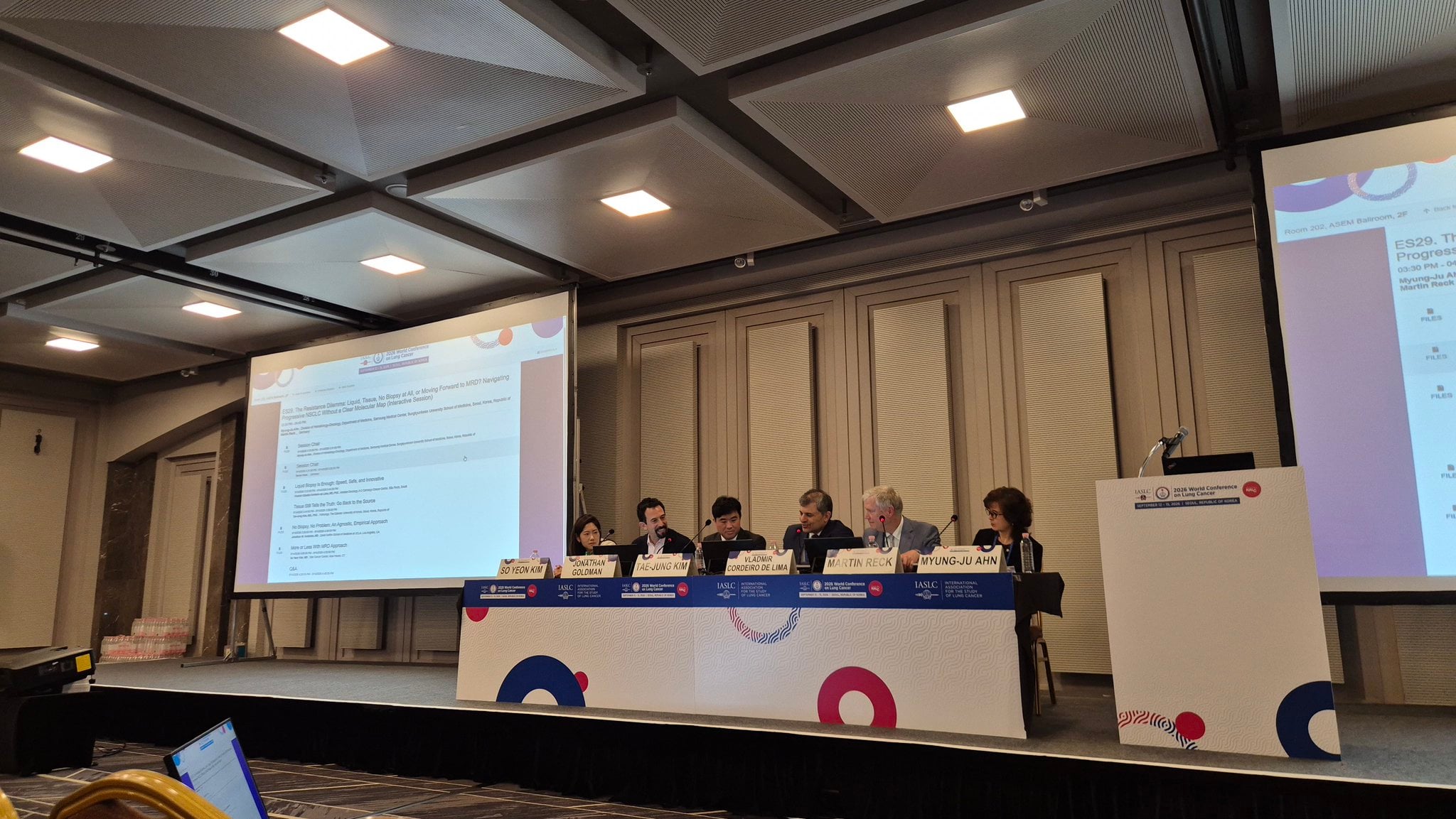 Navigating progressive NSCLC without a clear molecular map now at #WCLC26, under the excel