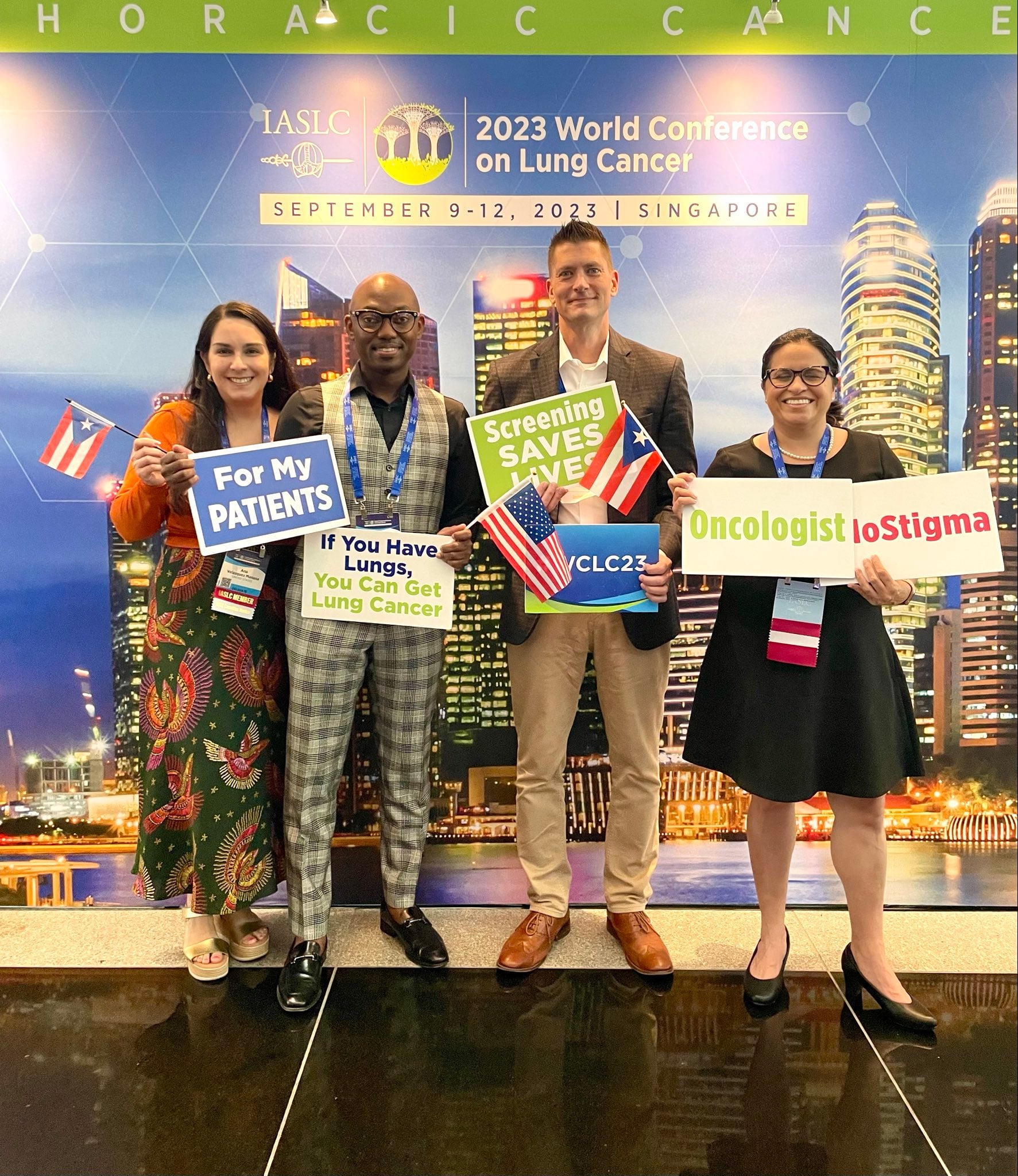#WCLC26 Our traditional @iaslc #WCLC picture holding the 🇵🇷 flag with the amazing @AnaVMan